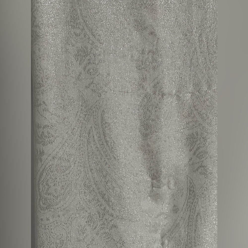 Jessica McClintock White Silver Metallic Paisley Fringe Shawl - Picture 5 of 5